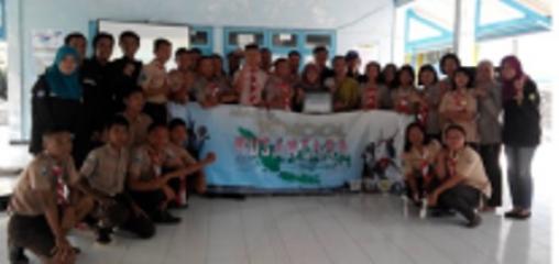 Marine-Goes-t-School