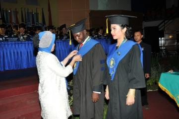Wisuda-1