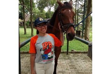 amy-warga-malaysia-yang-wisuda-di-ipb-news