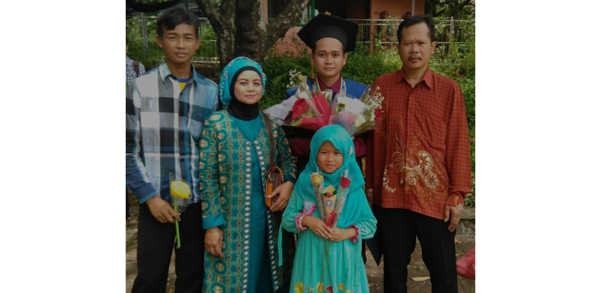 anak-tukang-bubur-raih-beasiswa-s2-dan-s3-sekaligus-di-ipb-university-news