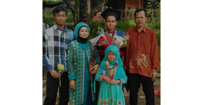 anak-tukang-bubur-raih-beasiswa-s2-dan-s3-sekaligus-di-ipb-university-news