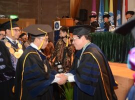 anugerah-doktor-kehormatan-untuk-sang-penakluk-lahan-kering-dari-ipb-news