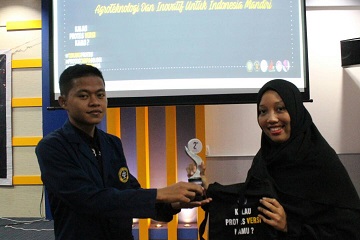 aplikasi-cat-antibakteri-antarkan-mahasiswa-ipb-raih-juara-kompetisi-kedokteran-hewan-news