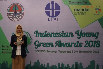 ciptakan-biofoam-ramah-lingkungan-mahasiswi-ipb-raih-juara-iii-indonesian-young-green-award-2018-news