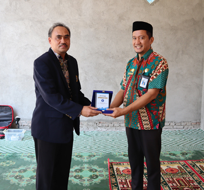 departemen-fisika-ipb-university-memberikan-coaching-clinic-robotics-dan-iot-pada-physics-goes-to-school-di-sulawesi-selatan-news1