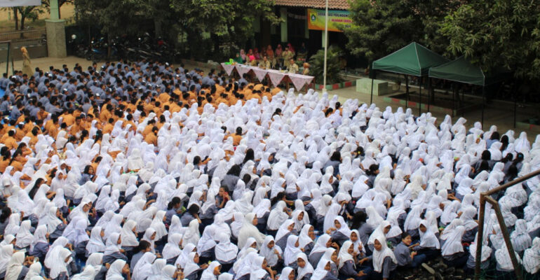 departemen-ikk-ipb-university-bersama-disperdagin-kabupaten-bogor-ajari-puluhan-ribu-siswa-pintar-pilih-jajanan-sekolah-news