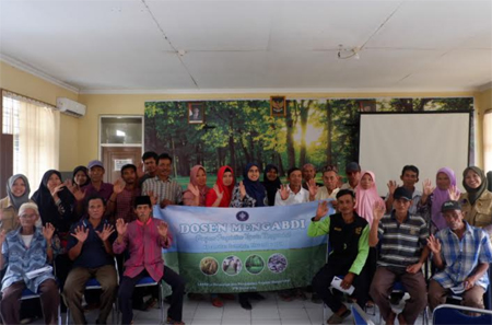 dosen-mengabdi-ipb-university-ajarkan-cara-berbisnis-yang-tepat-di-desa-sukawening-news
