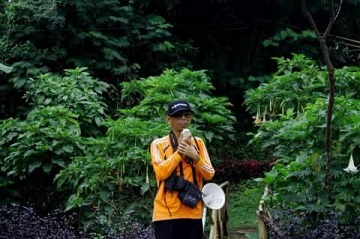 dr-cahyo-wibowo-dosen-ipb-yang-hobi-menanam-di-sudut-sudut-kampus-news