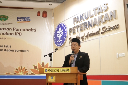 fakultas-peternakan-ipb-university-bersama-alumni-berbagi-bingkisan-news