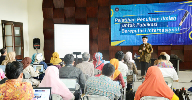 genjot-publikasi-ilmiah-dosen-sekolah-vokasi-dpis-gelar-pelatihan-penulisan-news