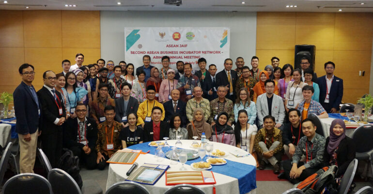 incubie-ipb-university-pamerkan-produknya-di-manila-news