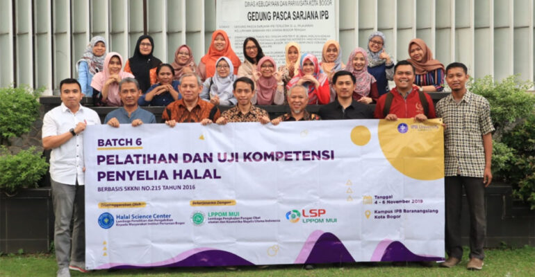 ingin-jadi-penyelia-halal-puluhan-orang-ikuti-uji-kompetensi-di-pusat-kajian-sains-halal-ipb-university-news