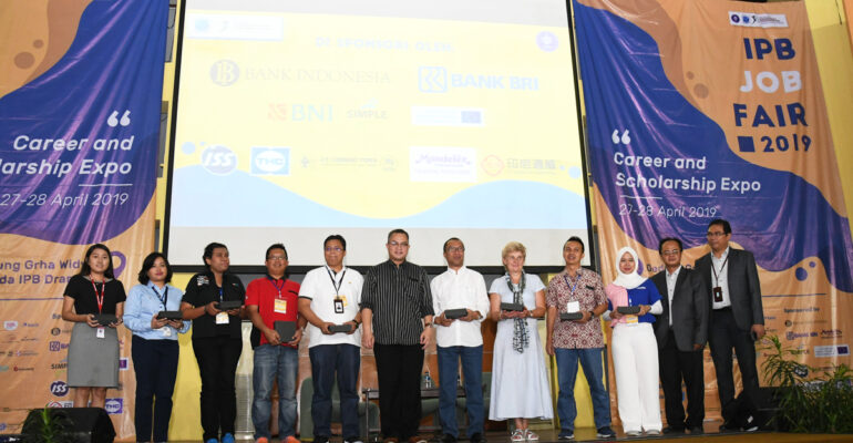 ipb-fasilitasi-mahasiswa-dan-lulusan-bertemu-penyedia-lapangan-kerja-news