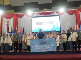 ipb-university-dan-alumni-angkatan-21-agathis-berikan-5-139-bingkisan-hari-raya-2023-news