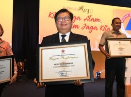 ipb-university-dan-himpunan-alumni-ipb-university-terima-penghargaan-dari-bnpb-news