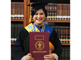 kahiyang-ayu-lulus-dengan-predikat-cumlaude-di-sekolah-bisnis-ipb-university-news