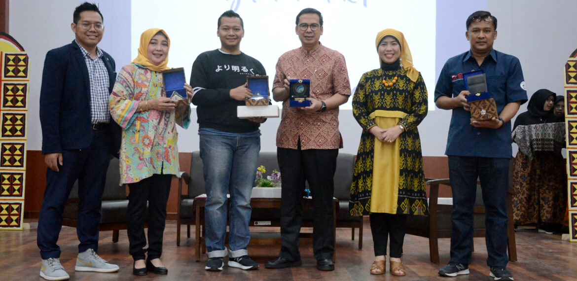 kebut-peningkatan-inklusi-keuangan-nasional-kemkominfo-gaet-hipotesa-fem-ipb-university-news