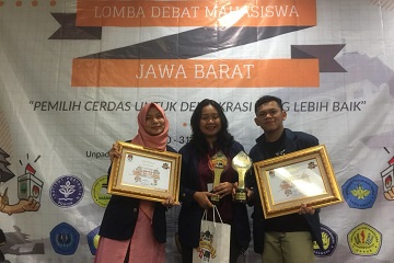 kritis-terhadap-isu-pemilukada-mahasiswa-ipb-juara-1-debat-mahasiswa-politik-news