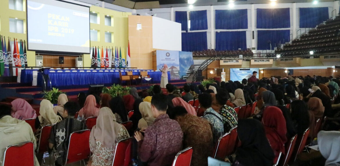 lulusan-sekolah-vokasi-ipb-university-ikuti-studium-general-pra-wisuda-news
