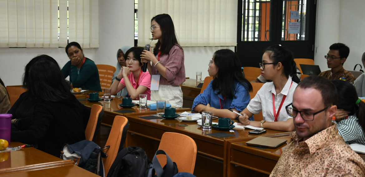 mahasiswa-asing-belajar-budidaya-singkong-dan-tebu-di-ipb-university-news