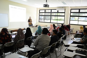 mahasiswa-doktoral-asal-jerman-isi-kuliah-mikrobiologi-di-ipb-news