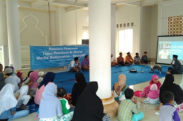 mahasiswa-ipb-mengabdi-pada-desa-sekitar-kampus-kampung-rawajaha-news