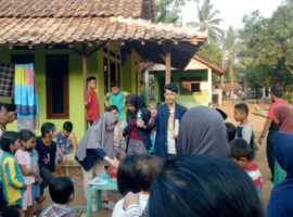 mahasiswa-ipb-university-ajari-warga-pandeglang-buat-paving-block-dari-sampah-news