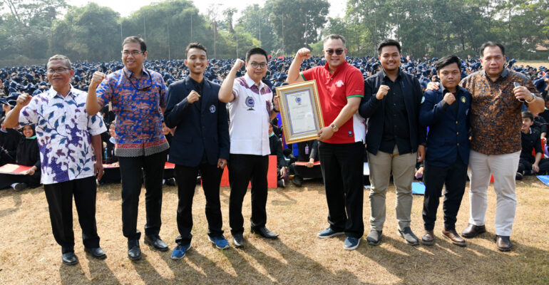 mahasiswa-ipb-university-berhasil-pecahkan-rekor-dunia-the-most-lenticular-people-formation-news