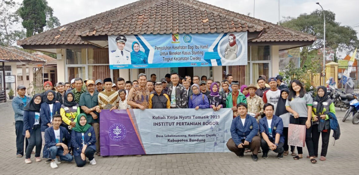 mahasiswa-ipb-university-sosialisasikan-pemanfaatan-limbah-kopi-di-bandung-news