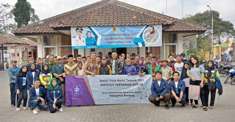 mahasiswa-ipb-university-sosialisasikan-pemanfaatan-limbah-kopi-di-bandung-news