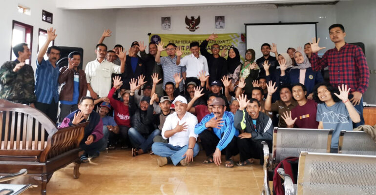 mahasiswa-ipb-university-sosialisasikan-perhutanan-sosial-saat-kkn-t-di-bandung-news