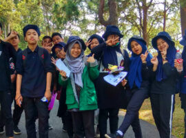 mahasiswi-ipb-university-jadi-mentor-siswa-smp-saat-eksplorasi-cendawan-di-gunung-gede-pangrango-news