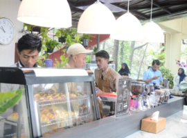 mengenal-cafe-botani-laguna-cafe-di-tepi-danau-ipb-university-news