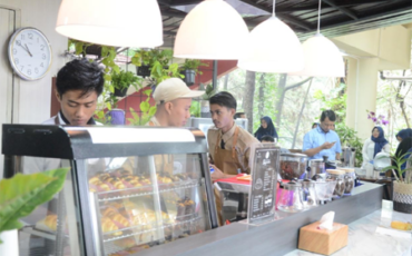 mengenal-cafe-botani-laguna-cafe-di-tepi-danau-ipb-university-news