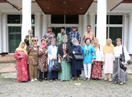 napak-tilas-alumni-ipb-angkatan-1961-50-tahun-yang-lalu-berpisah-kini-bertemu-kembali-di-kampus-ipb-news
