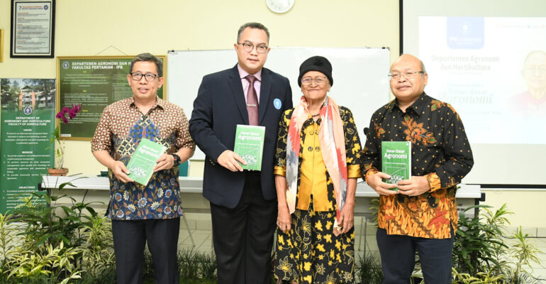 peluncuran-revisi-buku-dasgron-olah-pikir-sri-setyati-harjadi-news