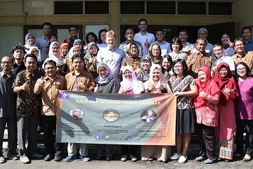peneliti-vaksin-hiv-berbagi-ilmu-di-ipb-news