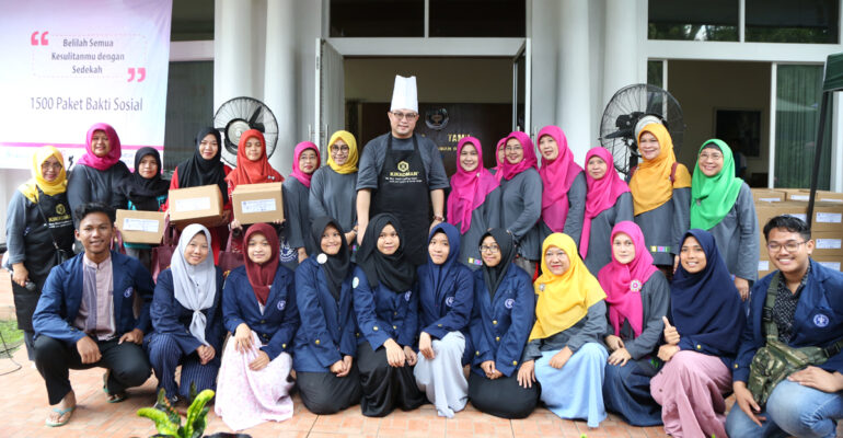 peringati-hari-kartini-agrianita-ipb-salurkan-1700-paket-sembako-news