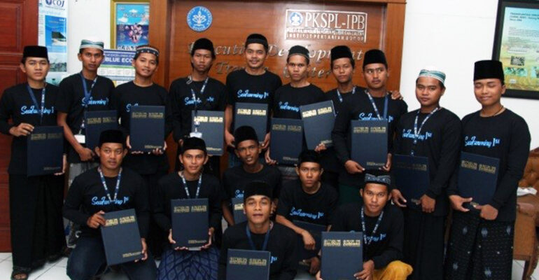 pkspl-ipb-luluskan-16-santri-handal-budidaya-ikan-news