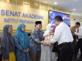 prof-arif-satria-lepas-calon-jemaah-haji-ipb-university-news