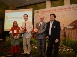 profesor-jepang-dan-belanda-paparkan-efisiensi-produk-berbasis-bio-news