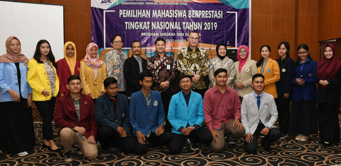 puluhan-mahasiswa-indonesia-bersaing-untuk-menjadi-mahasiswa-berprestasi-nasional-news1