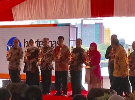 rektor-ipb-menerima-anugerah-widya-padhi-dan-anugerah-kerjasama-peneliti-asing-terbaik-news1