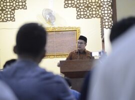 rektor-ipb-shalat-tarawih-perdana-bersama-warga-ipb-news