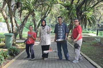 rektor-ipb-terjun-langsung-dalam-aksi-jumat-bersih-news