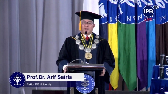 rektor-ipb-university-mewisuda-800-lulusan-untuk-program-pendidikan-multistrata-tahap-iv-news
