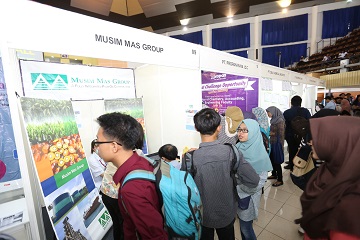 ribuan-pengunjung-padati-ipb-berburu-kerja-dan-beasiswa-news
