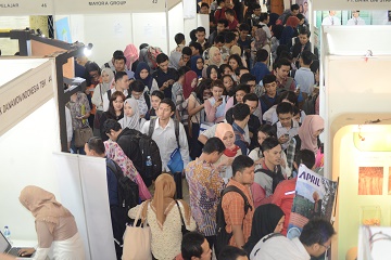 ribuan-pengunjung-ramaikan-ipb-jobfair-news