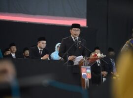 ridwan-kamil-mewisuda-ribuan-ibu-di-ipb-news