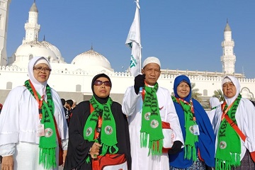 satpam-ipb-berangkat-umroh-hadiah-japas-ipb-2017-news